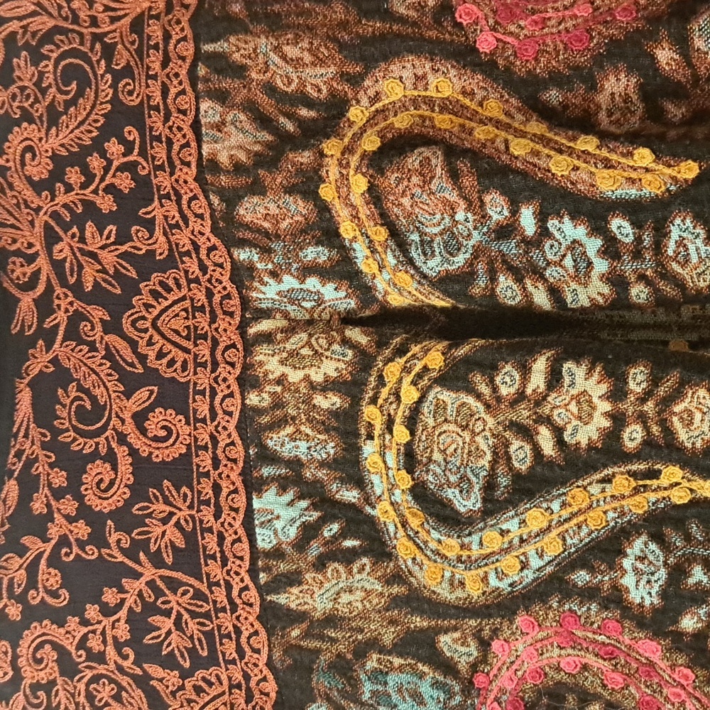 John Mark Black & Multi Color W/ Embroidered Detail Slit Side Schaket SzL EUC - Picture 9 of 11